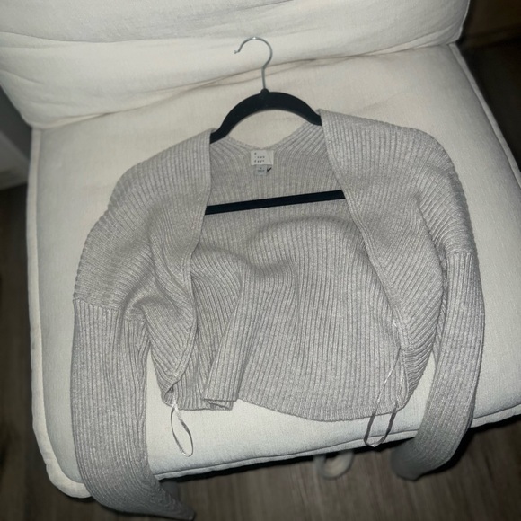 Light Gray Ribbed Cardigan - Picture 4 of 4